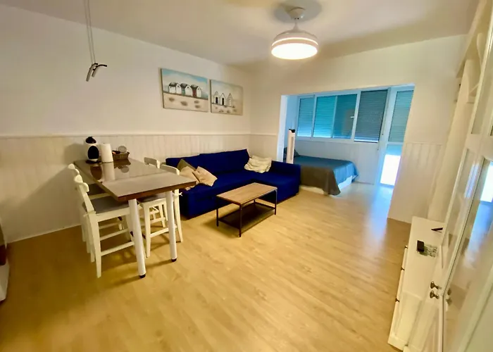 Loft Playa Torviscas,garaje Gratis , Recien Reformado Апартаменты